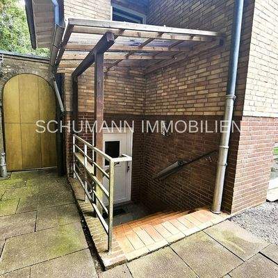 Sepearater Eingang in den Souterrain