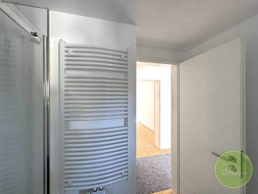  ... ebenerdiger Dusche.