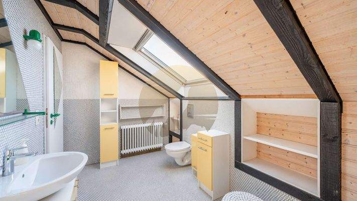 haus-rheinstetten-neuburgweier-badezimmer-dg-wolf-immobilien