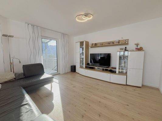 Wohnbereich mit Balkonzugang