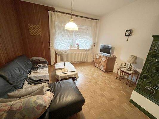 Wohnzimmer mit Kamin EG