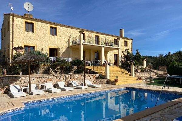 Finca mit Pool und traumhaftem Weitblick in Sant Llorenc de Cadassar