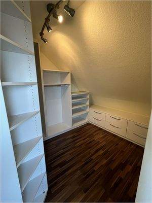 Peter Dondorf Immobilien -  Ankleide OG