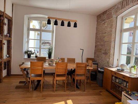 LG EG  groß Esszimmer