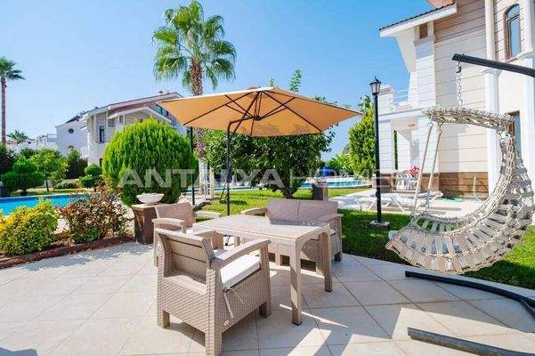 3-Bedroom House in a Complex with Pool in Belek Antalya
