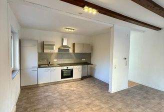 Wohnzimmer und Küche