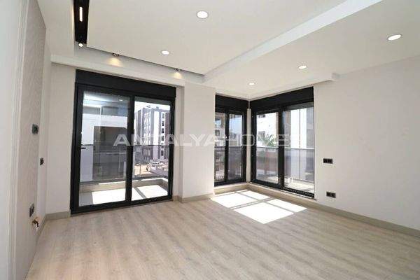 Apartments in a Complex with a Pool Near Hospital in Antalya