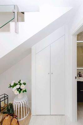 Abstellschrank unter der Treppe