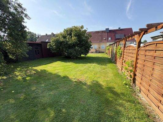 Haus_Grundstück_hinten