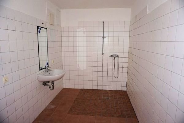 Hauptgebäude eine Wohnung EG (8)