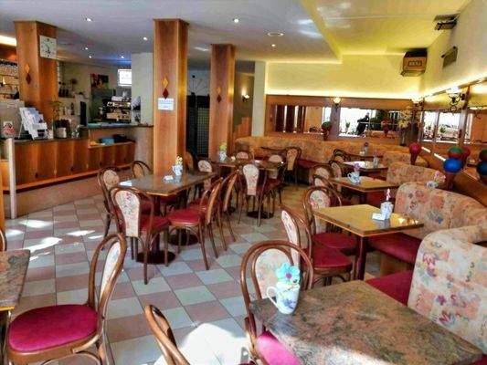 Gemütlicher Gastraum mit großem Platzangebot