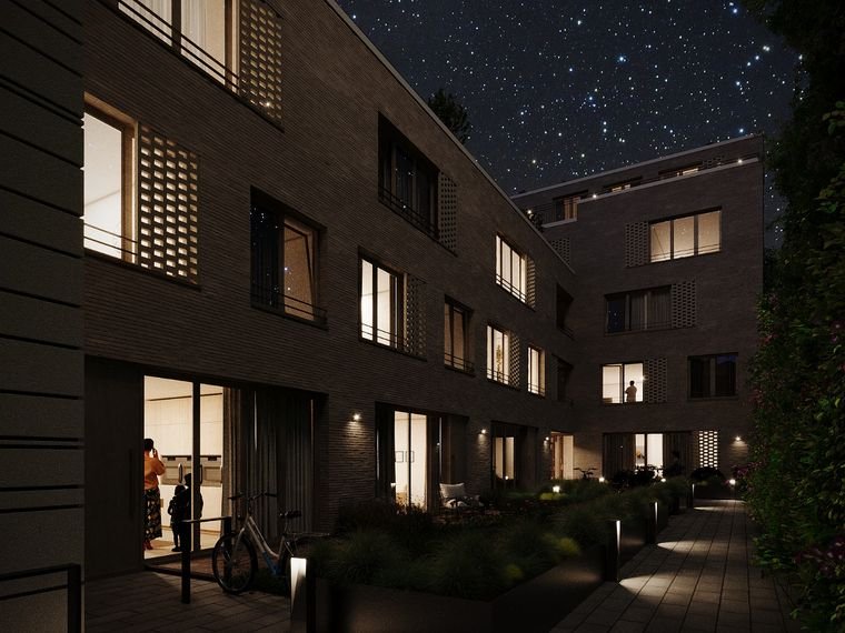 Rückgebäude bei Nacht