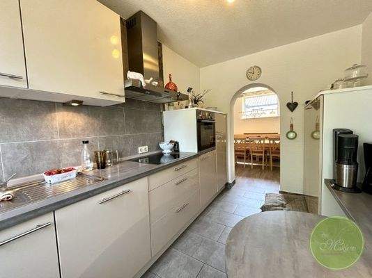 volleingerichtete  Küche