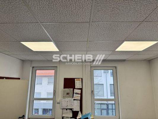 beleuchtete Schallschluckdecke