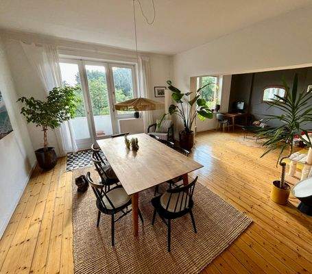 Helles Wohn-, Esszimmer 