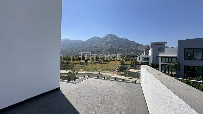 Detached Villas in Advanced Complex in North Cyprus Girne