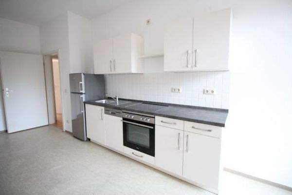 Küche mit Marken-Einbauküche, KS, GS, Herd