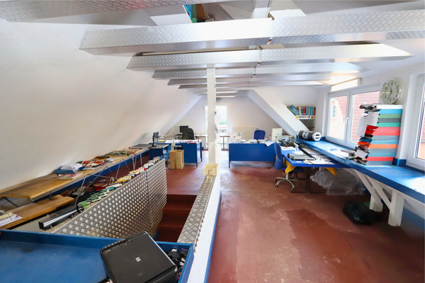 Gewerbe_Büro (1).JPG