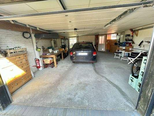 großes Doppelcarport