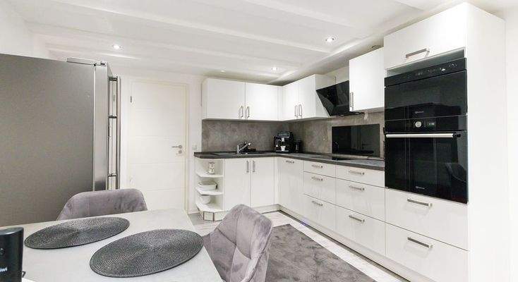 hochwertige Einbauküche 