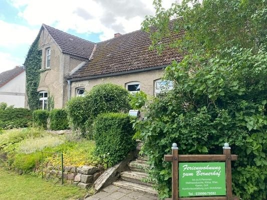 Frontansicht Gutshaus