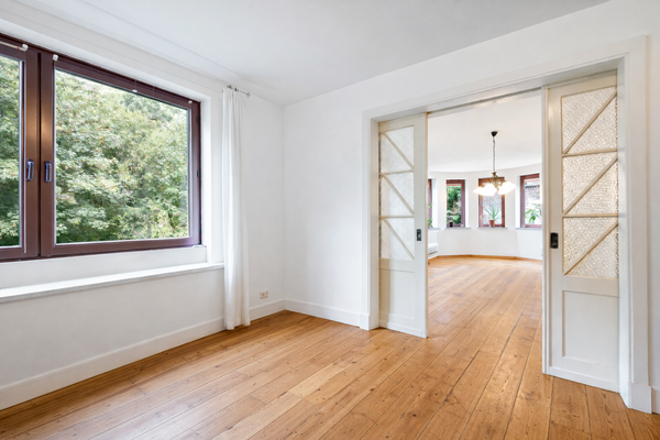 Wohn- und Essbereich (KI-generiert)