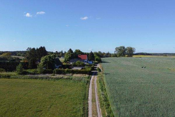 Weg zum Grundstück