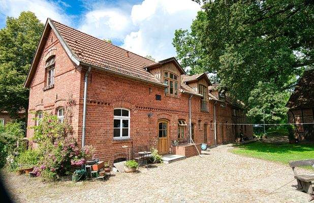 Seitenansicht Nebenhaus