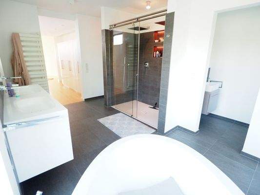 luxuriöses Badezimmer