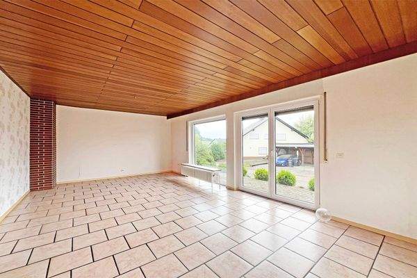 Lichtdurchflutetes Wohn- und Esszimmer