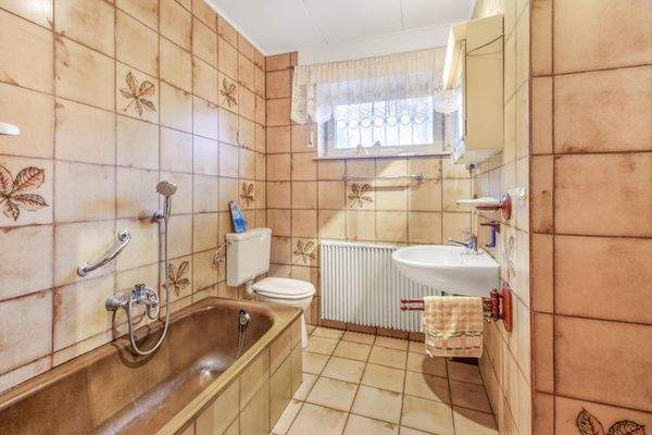 Badezimmer im Erdgeschoss