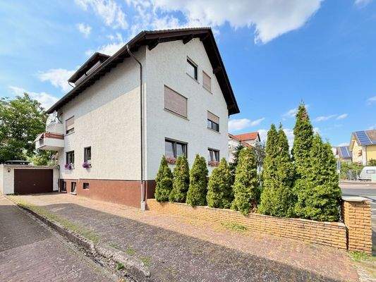 Außenansicht & Garage