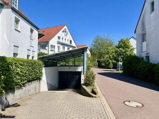 Tiefgaragenzufahrt