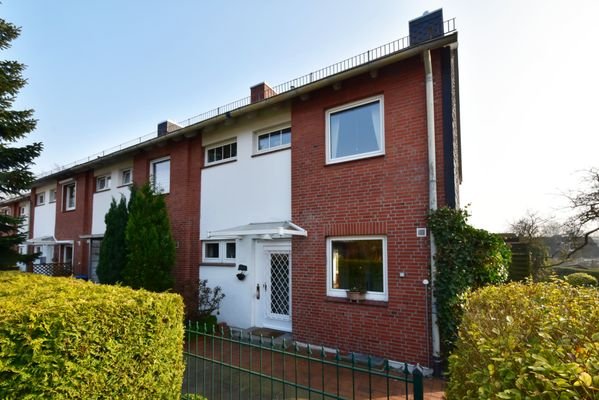 Haus Front.jpg