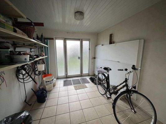 EG Durchgang-Fahrradraum