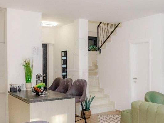 Obergeschoss: 3 Schlafzimmer & 1 Badezimmer