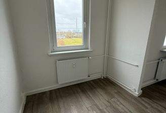 Helles Zimmer mit Fenster