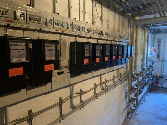 Elektrik zentralisiert, saubere Keller