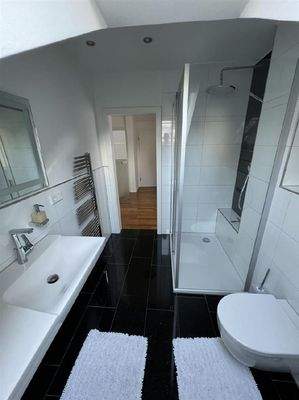 offen gestalteter Wohn- und Arbeitsbereich