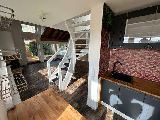 Blick Küche auf Wohnzimmer.JPG