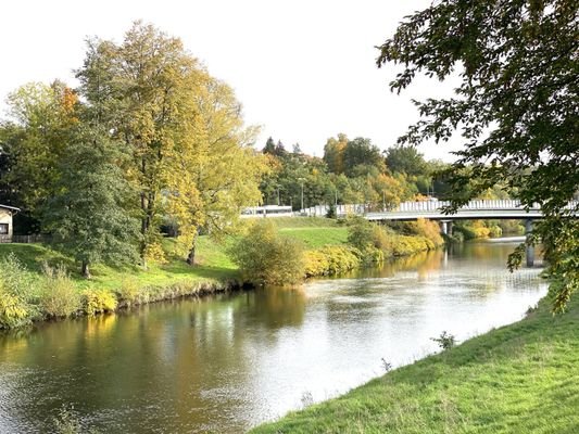 Mulde mit Radweg