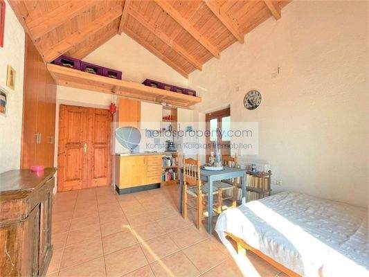 286bef5baf3a4e71bee82152b2c13853-original