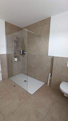 begehbare bodentiefe Dusche 