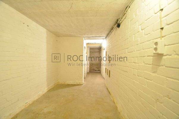 Zweiter Kellerraum I