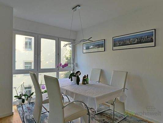 Esstisch im vorderen Bereich