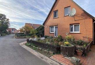 Hausrückseite mit Garten