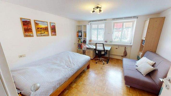 Schlafzimmer-2-Zimmer-Whg-1OG