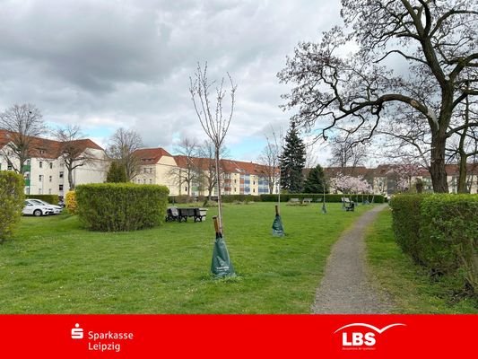 16942731-Park im Hof