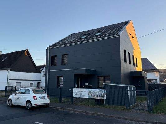 Frontansicht - Haupteingang