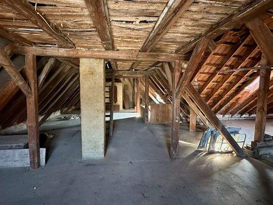 Bauernhaus | DG | Blick auf Treppe